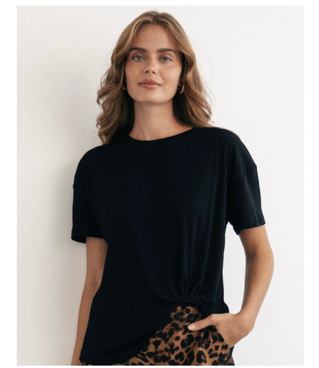 Label of love Easy Tuck Tee Black