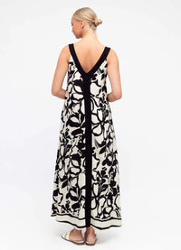 WIDTH STRAP MAXI DRESS BLACK Label of Love